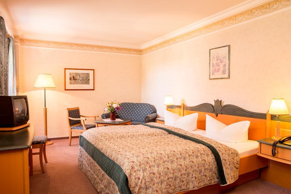 Up Hus Hotel Neuruppin Exterior foto